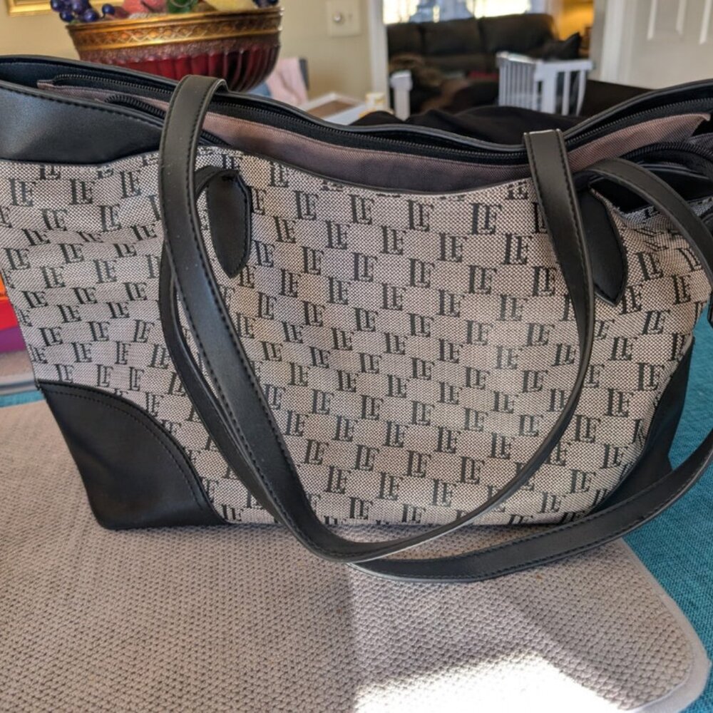 London Fog Ladies Canvas Handbag (D3)